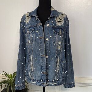 NWOT Sunset + Spring Distressed Blue Faux Pearl Accents Denim Jean Jacket L